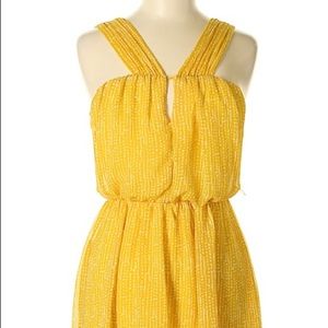 B. Darlin yellow dress